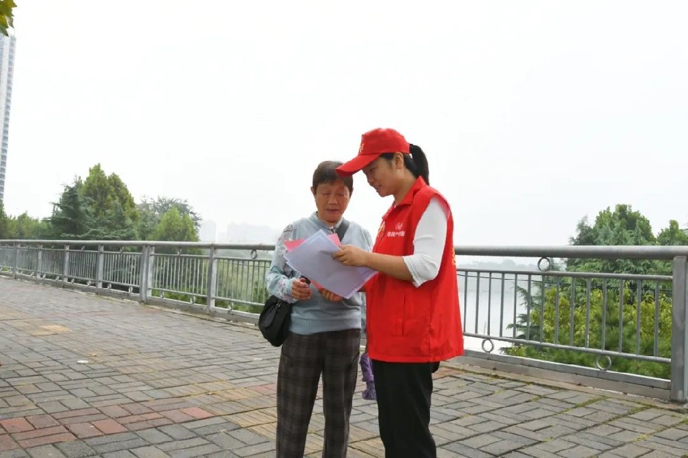 �������������O����Ͷ�a�I�@��˾�M���_չ��������־Ը�������