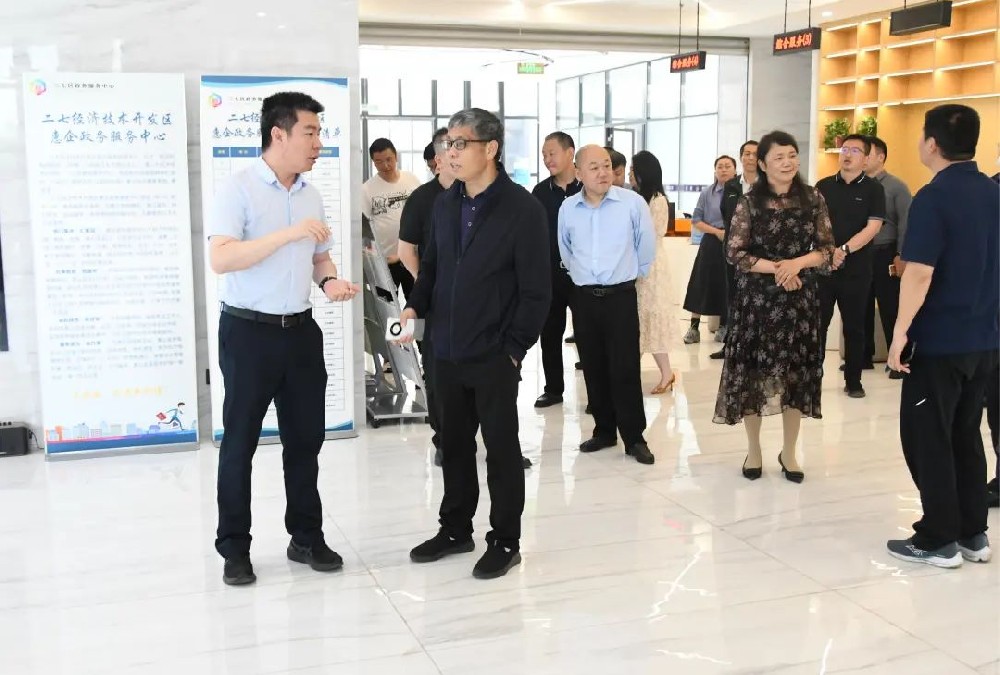 ���������շ����k����һ���W�R��Ͷ�Ƽ����@�{�ж��߽������g�_�l�^�������շ�������